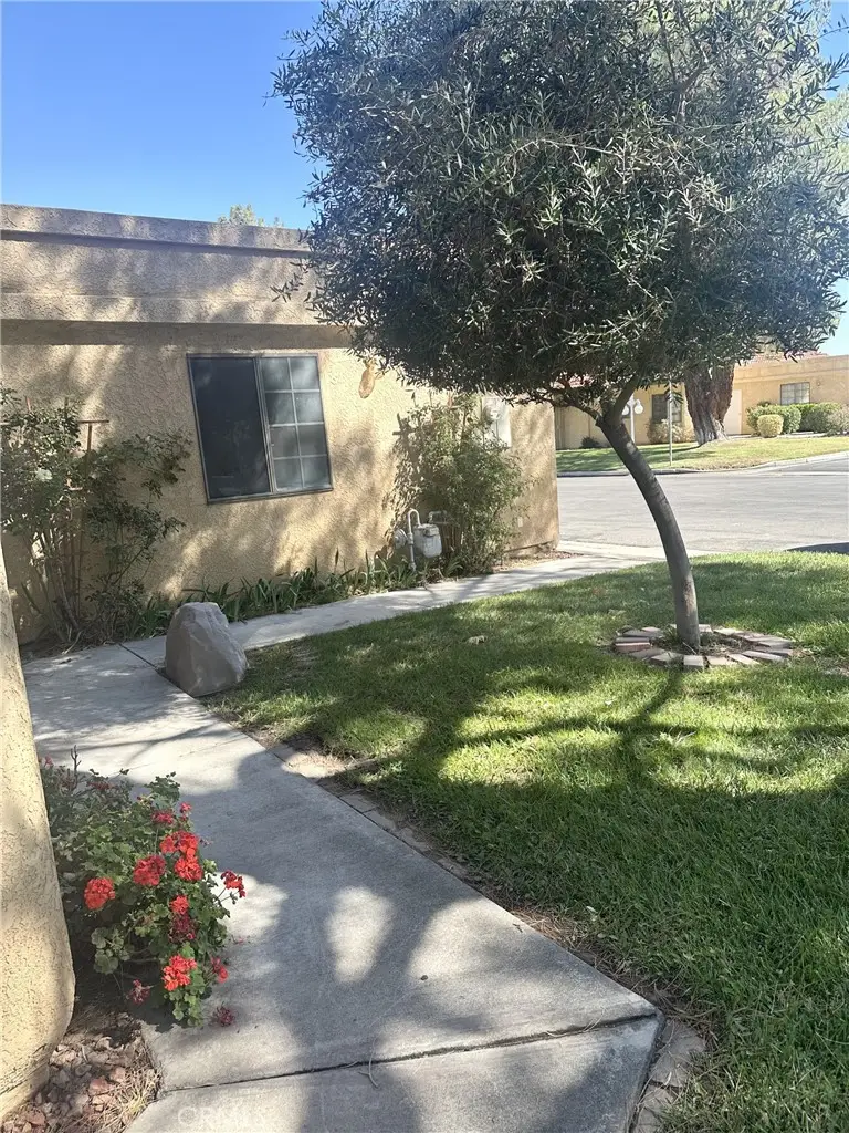 11718 Oak Street, Apple Valley, CA 92308 - Image #2