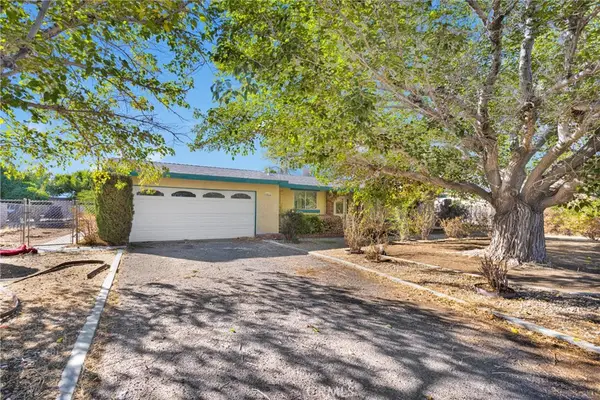 12566 Iroquois Road, Apple Valley, CA 92308