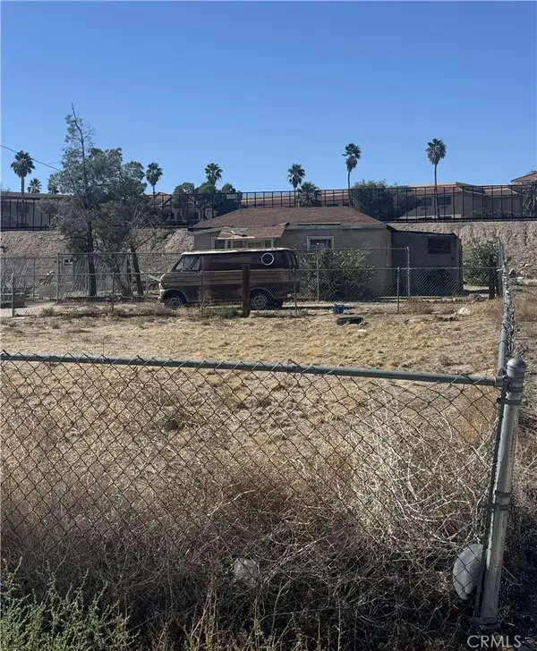 1574 Riverside, Barstow, CA 92311