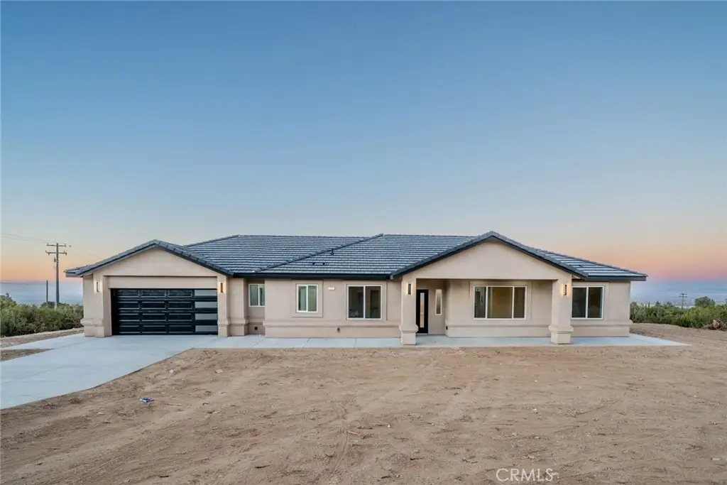 1112 Hollister, Pinon Hills, CA 92372 - #1