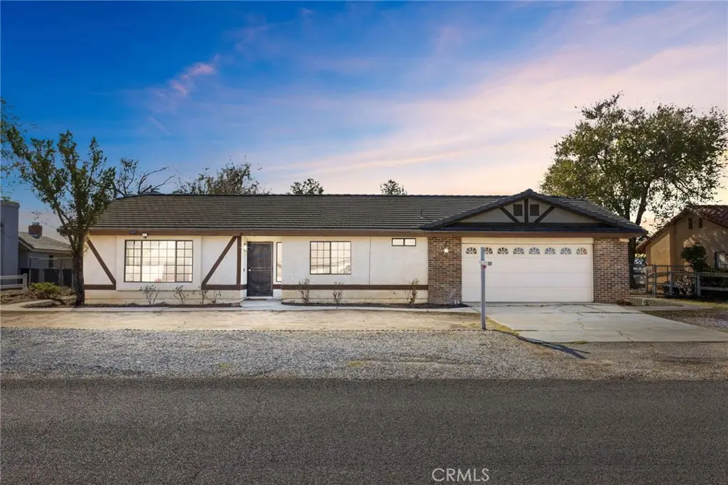 18037 Mondamon, Apple Valley, CA 92307 - Image #1