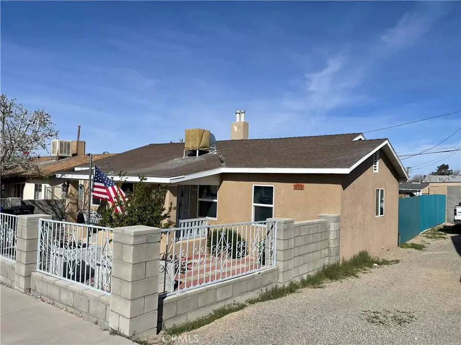 319 Wilshire Place, Barstow, CA 92311 - #2