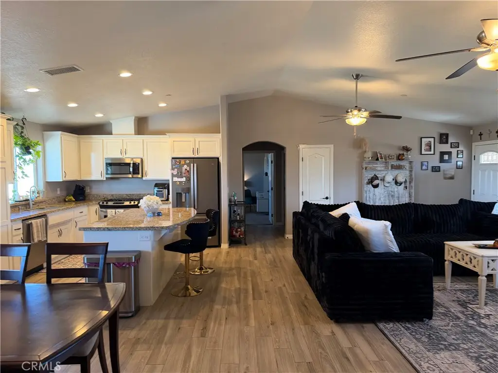 5824 White Fox Trl, Phelan, CA 92371 - #1