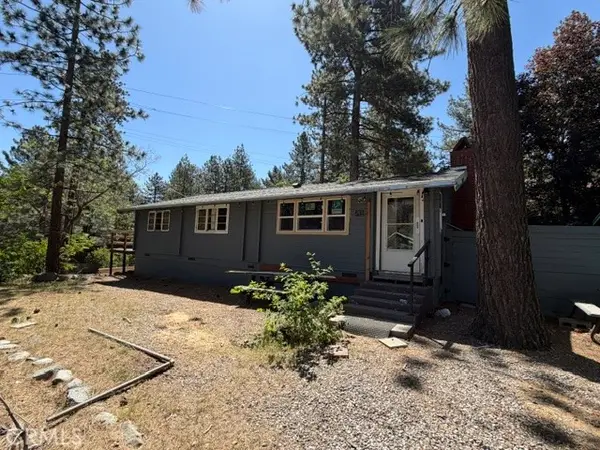 531 Mountain View, Wrightwood, CA 92397