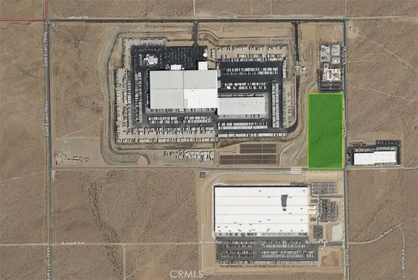 1 Navajo Road, Apple Valley, CA 92307
