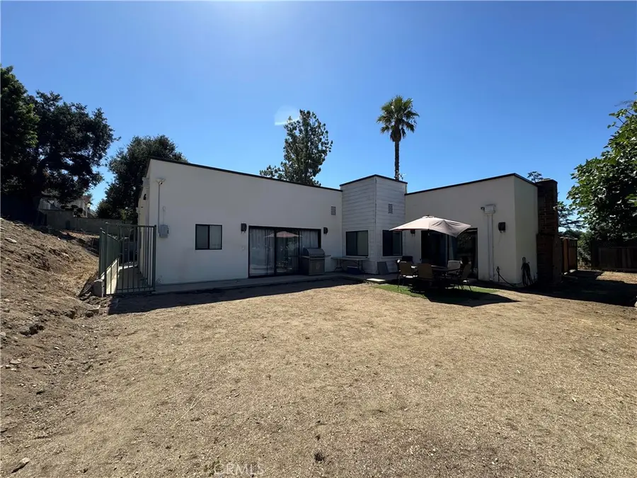 3215 Fairpoint Street, Pasadena, CA 91107 - #2