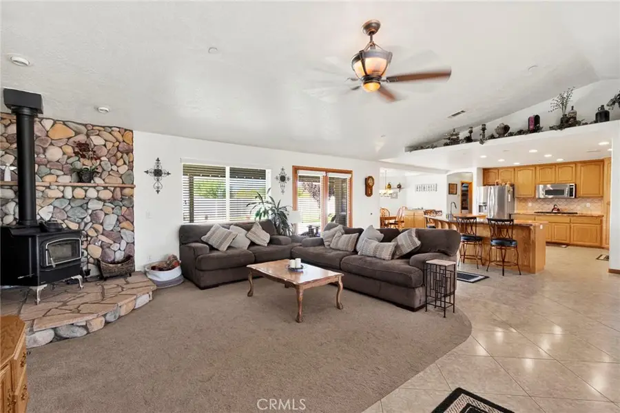 10525 Mono, Phelan, CA 92392 - #3