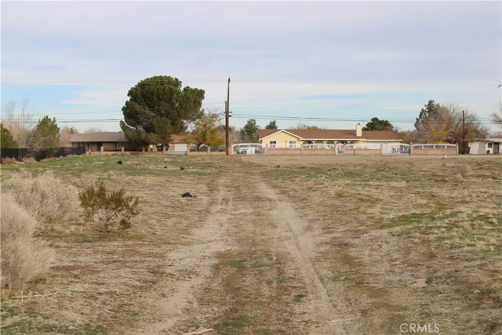 2 AC E Avenue S2, Sun Village, CA 93543 - #1