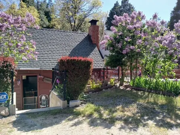 23683 Manzanita Drive, Crestline, CA 92325