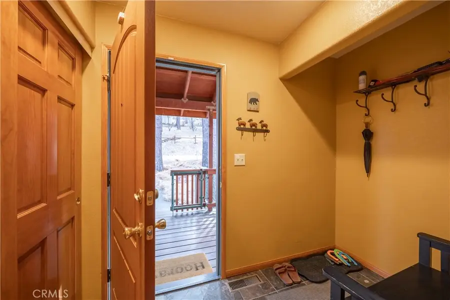 209 E Aeroplane Boulevard, Big Bear City, CA 92314 - Image #3