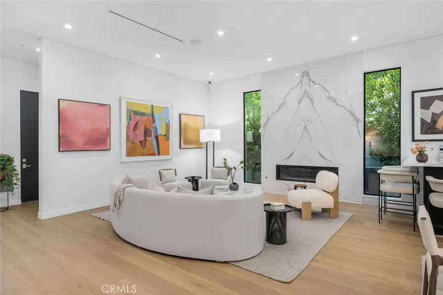 15231 Greenleaf Street, Sherman Oaks, CA 91403 - Image #3