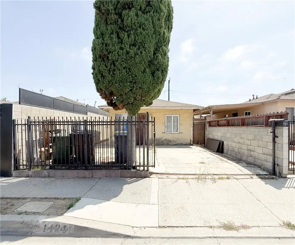 1424 W 152nd Street, Compton, CA 90220 - Image #1