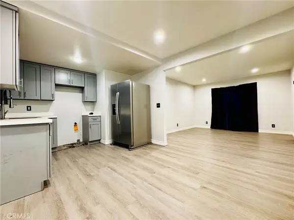 323 W 47th Place, Los Angeles, CA 90037