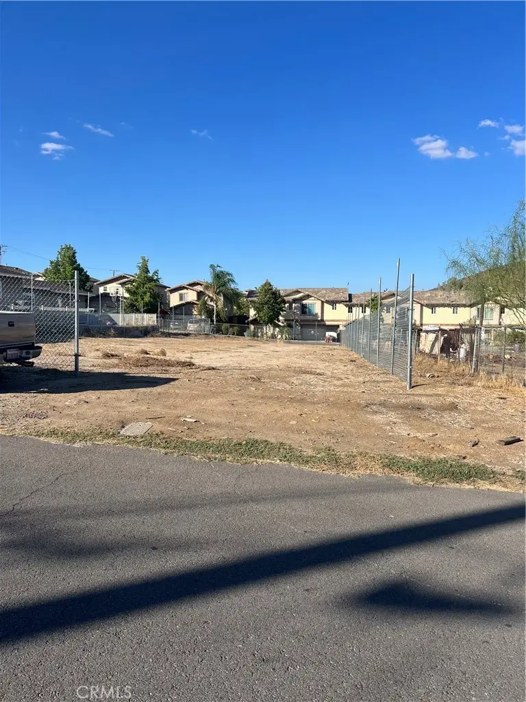 405 W Flint, Lake Elsinore, CA 92530 - #2