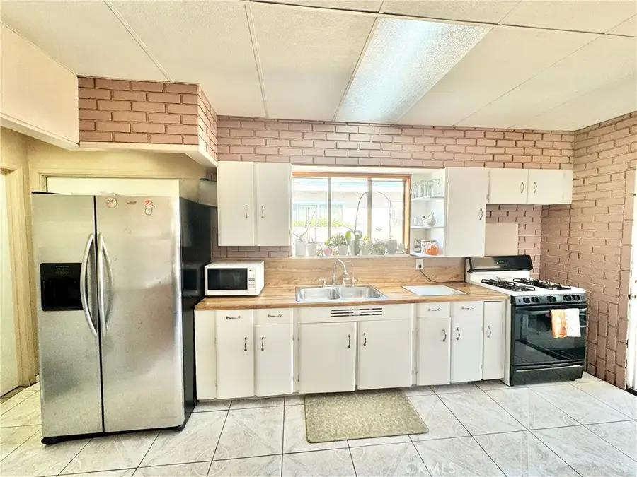 731 S Orange, Rialto, CA 92376 - Image #3