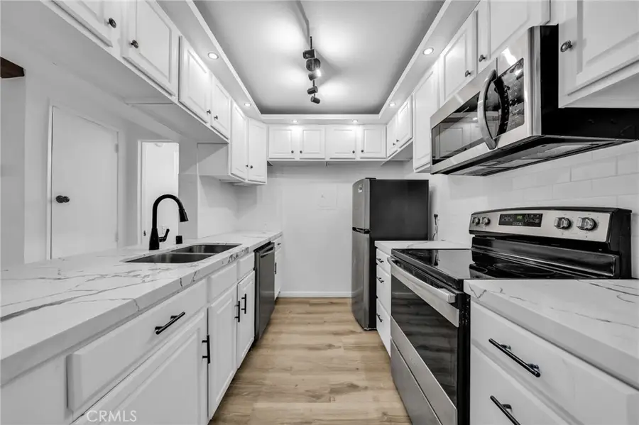 5460 White Oak #K207, Encino, CA 91316 - Image #3