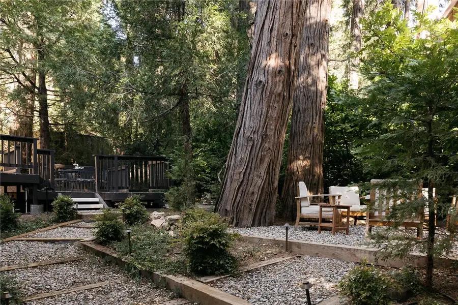 224 Crest Circle, Lake Arrowhead, CA 92352 - Image #2