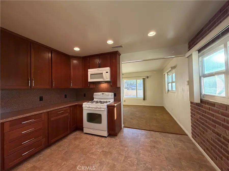 35254 Mountain View, Yucaipa, CA 92399 - Image #3