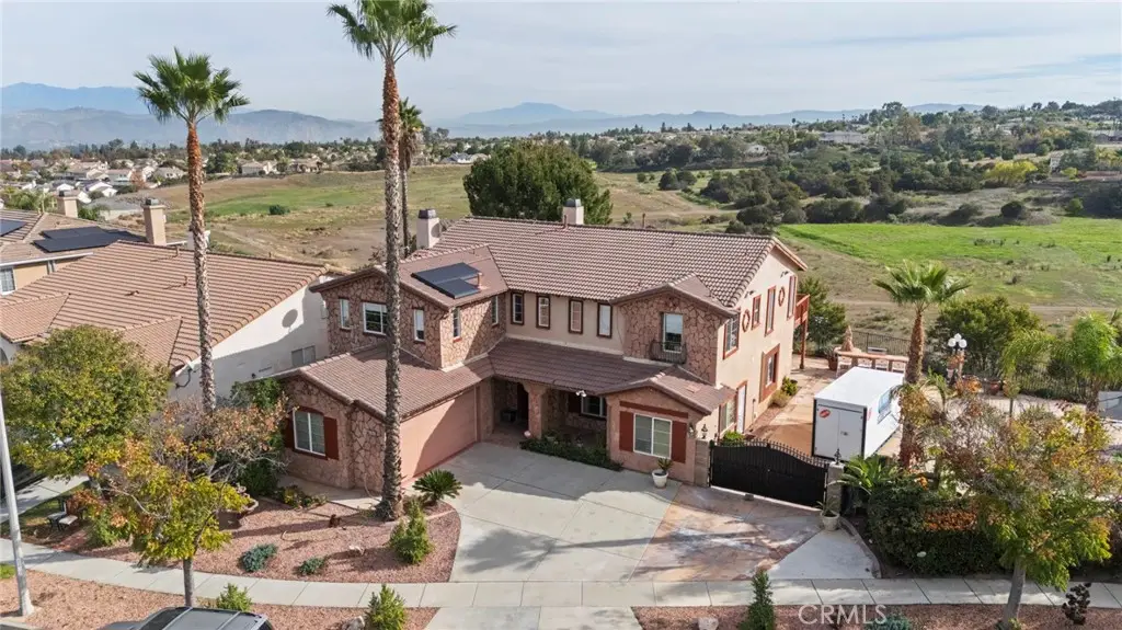 3995 Holly Springs Drive, Corona, CA 92881 - #1