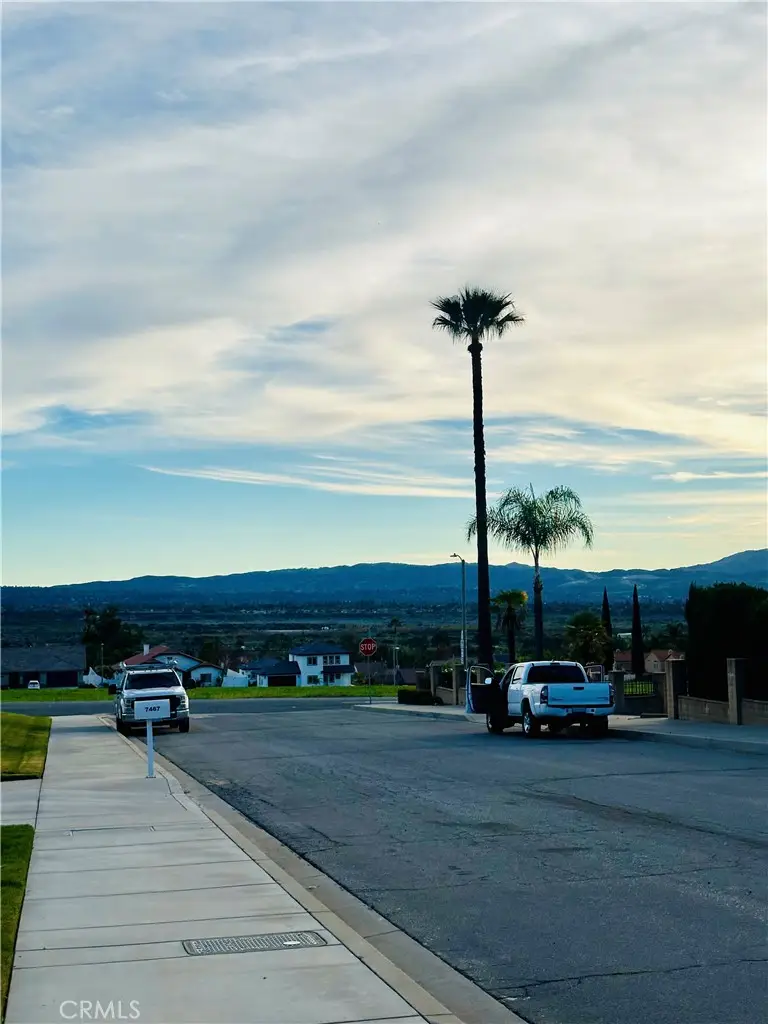 7464 Via Deldene, Highland, CA 92346 - Image #3