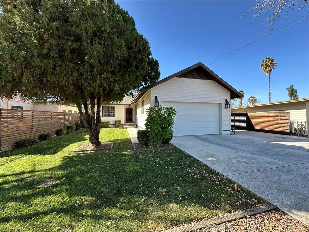 327 S Taylor, Hemet, CA 92543 - #1