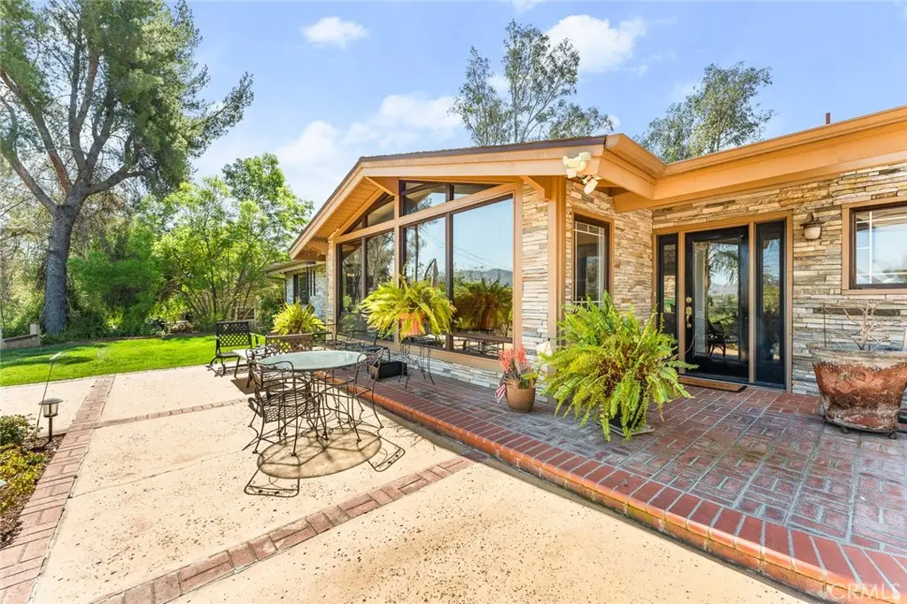 5051 Victoria Avenue, Riverside, CA 92506 - #1