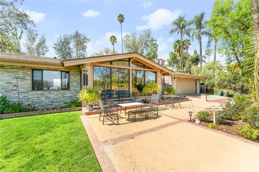 5051 Victoria Avenue, Riverside, CA 92506 - #2