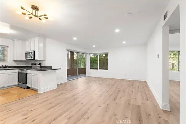 2275 Del Mar #207, Corona, CA 92882