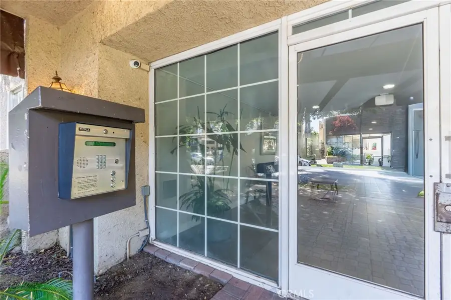 4647 Willis #220, Sherman Oaks, CA 91403 - #2