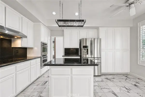 901 Clearwood Avenue, Riverside, CA 92506