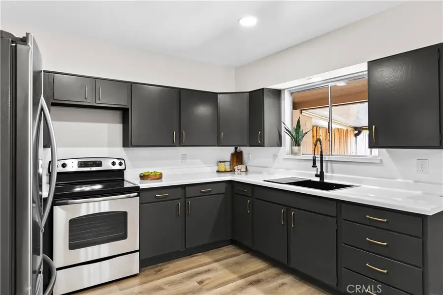 621 S Palm Avenue #E, Hemet, CA 92543 - #3