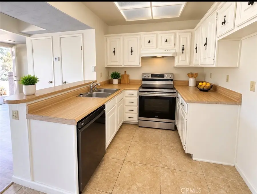 2265 Bradford, Highland, CA 92346 - #3