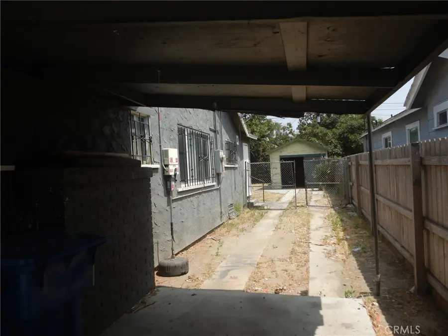 4242 Kenwood Avenue, Los Angeles, CA 90037 - Image #3