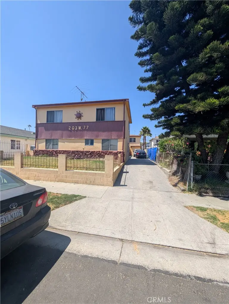 203 W 77th St Street W, Los Angeles, CA 90003 - Image #2