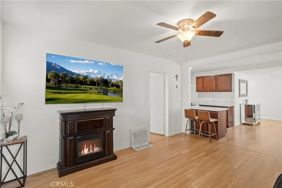 . W Hillsdale #300, 3001/4, 300 1/2, Inglewood, CA 90302 - #3