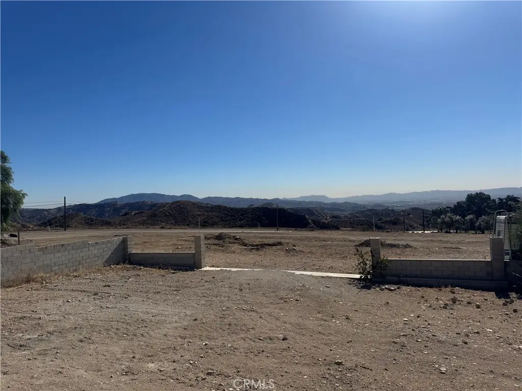 11252 Barca Drive, Sylmar, CA 91342 - Image #1