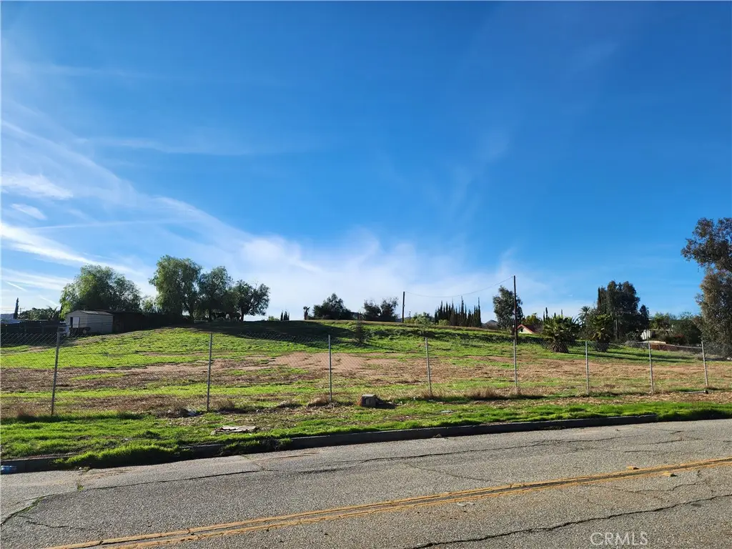 4998 Bushnell Avenue, Riverside, CA 92505 - #1