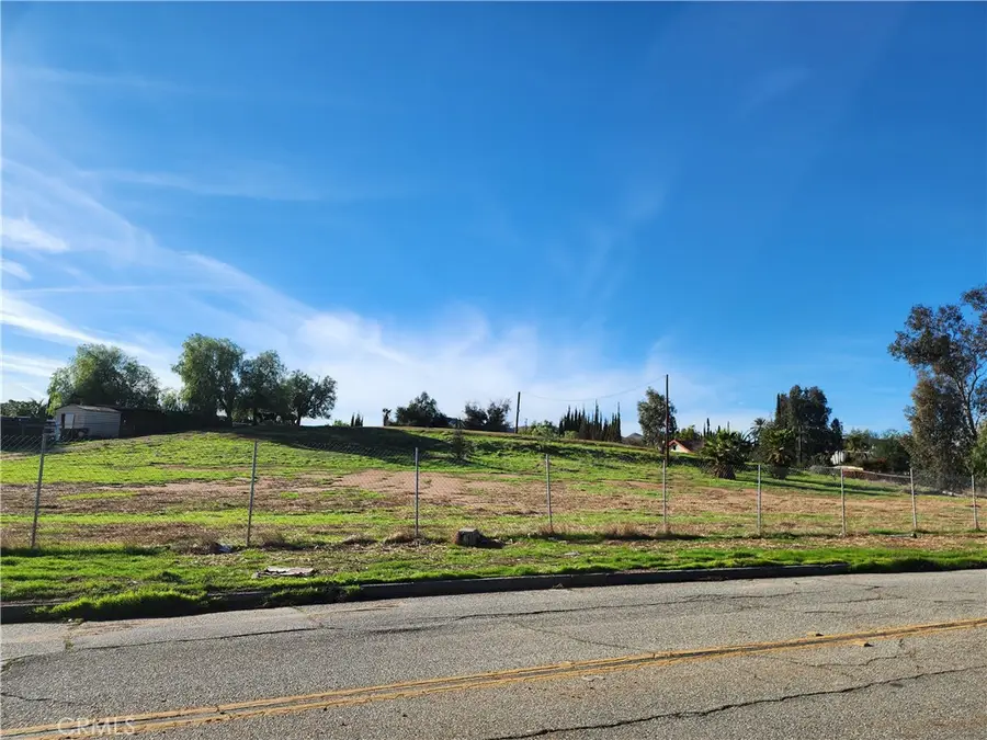 4998 Bushnell Avenue, Riverside, CA 92505 - #2