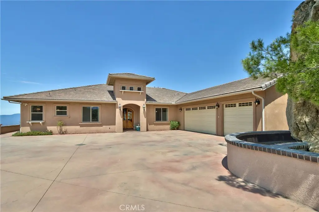 42405 Rolling Hills Drive, Aguanga, CA 92536 - Image #1