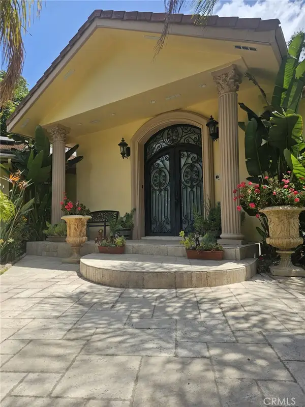 3946 Knobhill Drive, Sherman Oaks, CA 91423