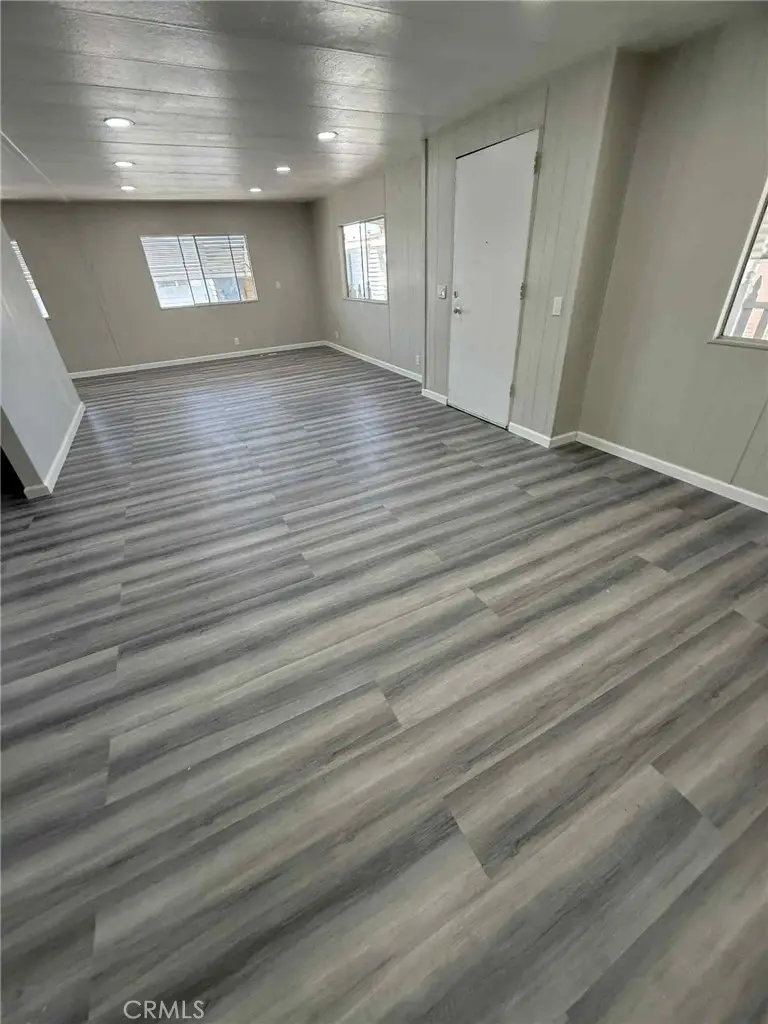 1895 W Devonshire #20, Hemet, CA 92545 - Image #3