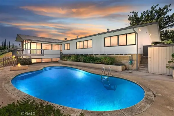 1145 Via Vallarta, Riverside, CA 92506