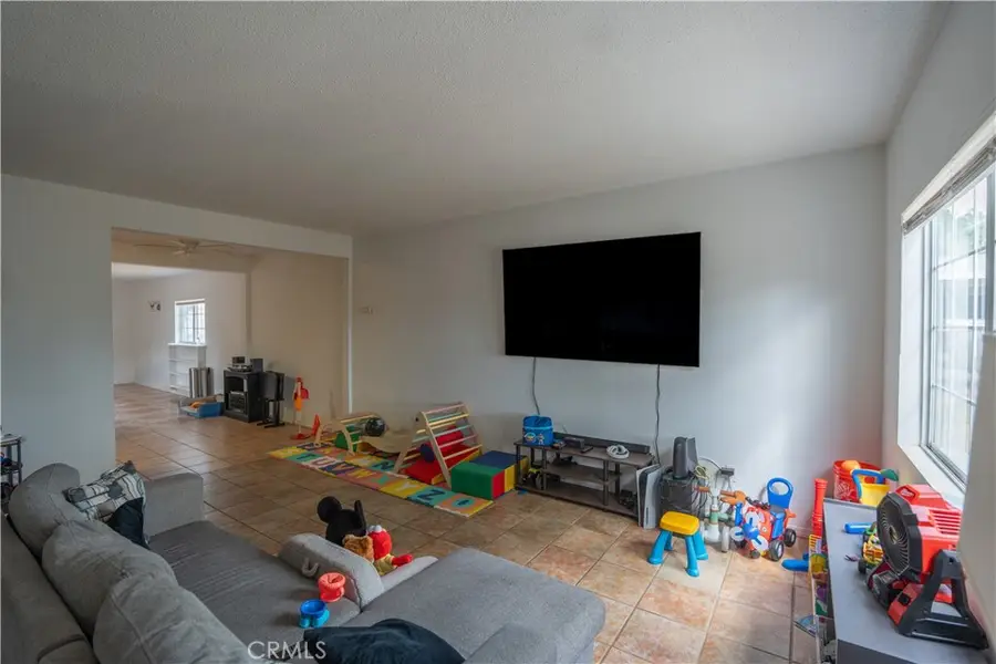 3930 Carmelina Street, San Bernardino, CA 92407 - #3