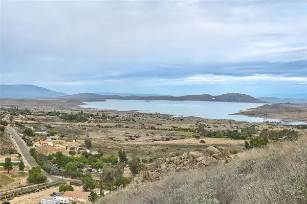 20653 Mustang Court, Lake Mathews, CA 92570