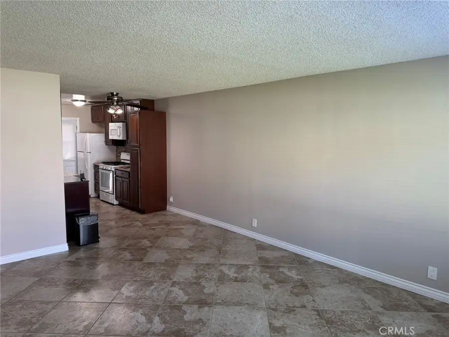 150 E Lakeshore Drive #14, Lake Elsinore, CA 92530 - Image #3