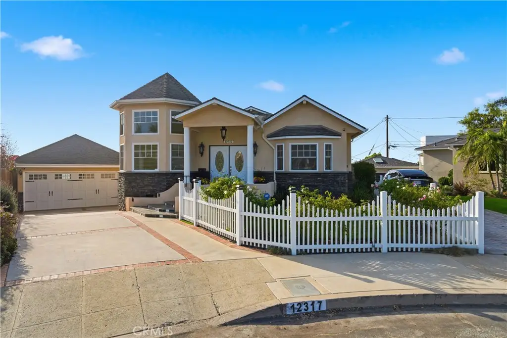 12317 Navy Street, Los Angeles, CA 90066 - Image #1