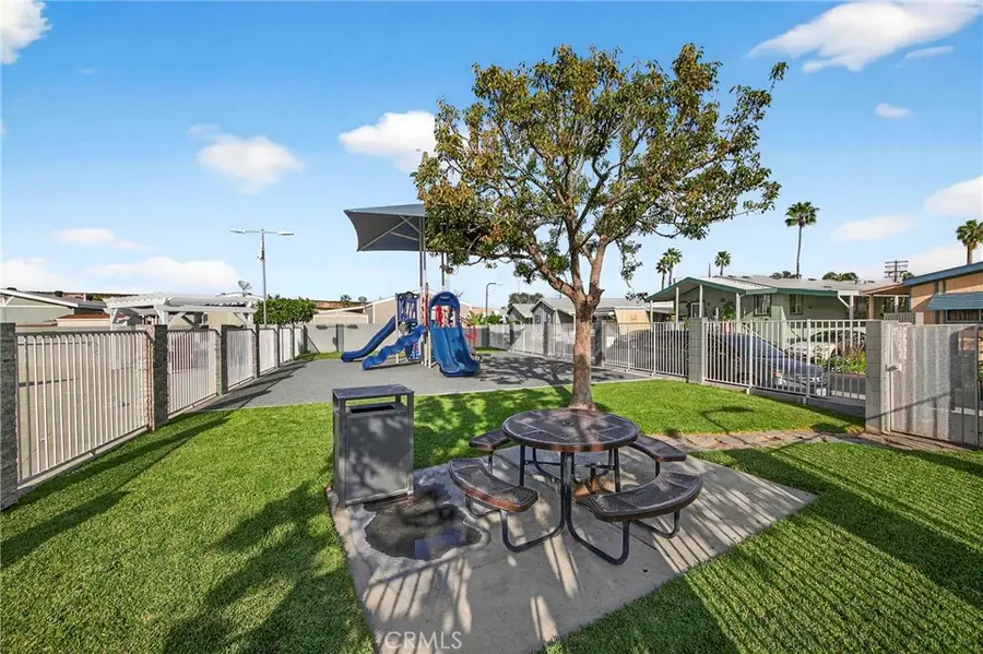 1241 N East, Anaheim, CA 92805 - #3