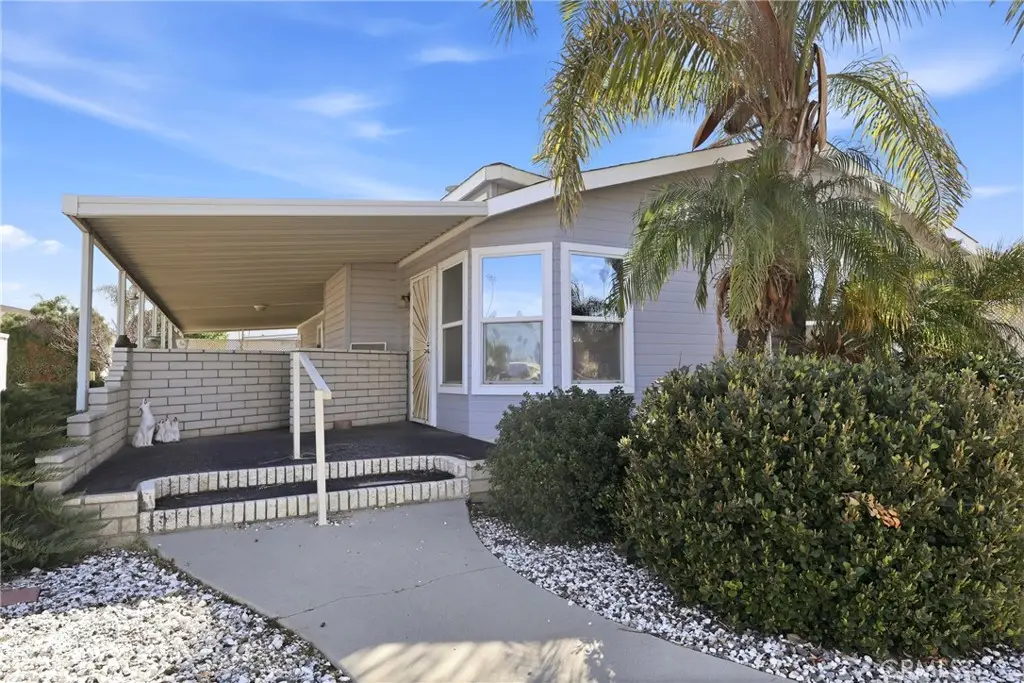 930 S. Santa Victoria, Hemet, CA 92543 - #1