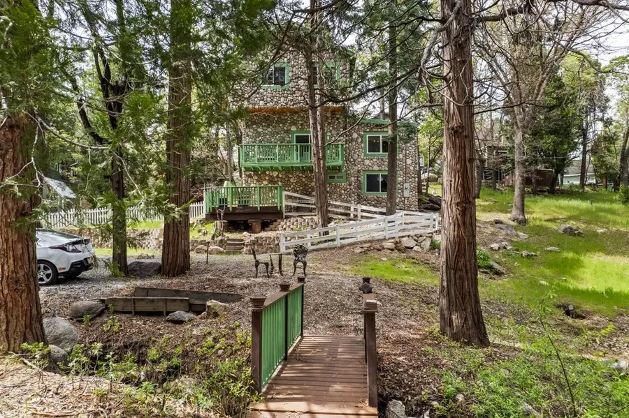 27538 Meadow Drive, Lake Arrowhead, CA 92352 - #2