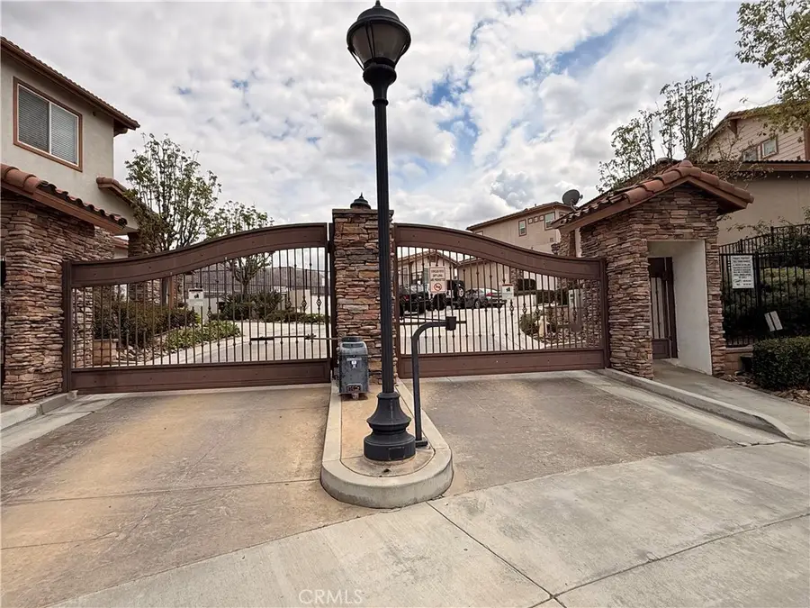 585 Via Pueblo, Riverside, CA 92507 - #2